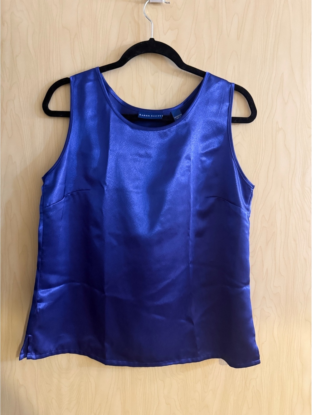 Karen Scott blue satin sleeveless tank top scoop neckline size medium